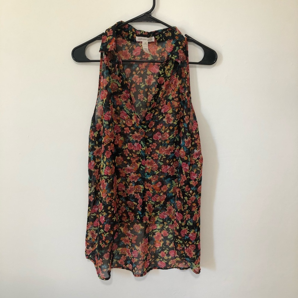 Sheer Floral collared Top button down M